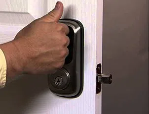 Lock Locksmith Tech Brooklyn, NY 718-489-9787 - 24-7-locksmith-key-service