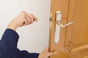 Lock Locksmith Tech Brooklyn, NY 718-489-9787 - lock-changing